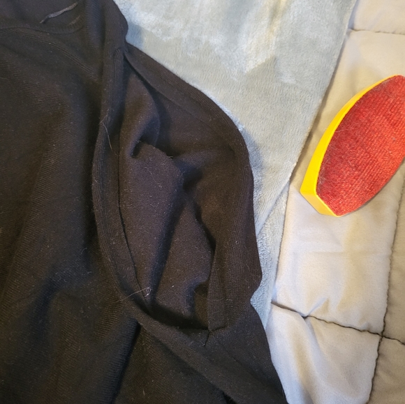 Suzy sheer cold shoulder sweater - Picture 2 of 4